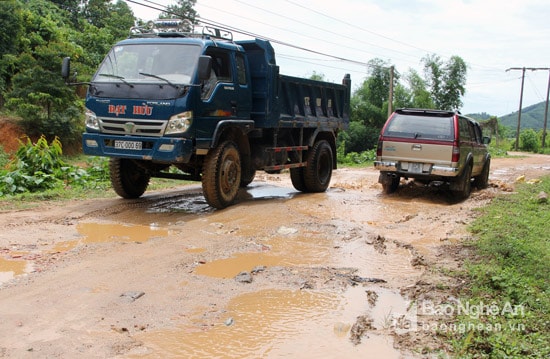 Tuyến đường 534B được thi công lại từ năm 2010 có chiều dài chừng 21 km. Đây được xem là tuyến đường độc đạo nối QL7 với các xã thuộc vùng trung du phía Tây Bắc của huyện Anh Sơn, mang lại nhiều lợi ích thiết thực cho bà con ở vùng miền này.