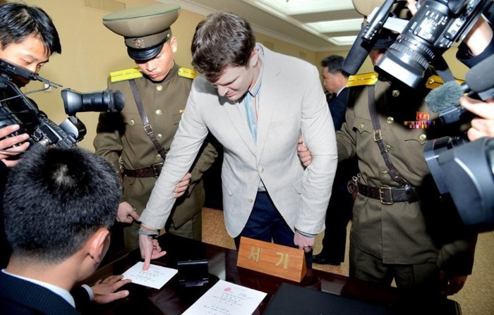 Otto Warmbier tại phiên tòa ở Bình Nhưỡng, nơi thanh niên này bị kết án tù khổ sai. Ảnh: Foxnews