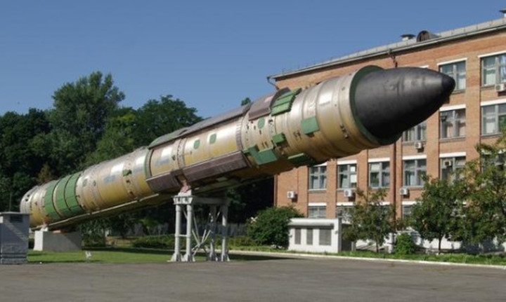 R-36M2 là tên lửa đạn đạo xuyên lục địa mạnh nhất trên thế giới do Nga phát triển. R-36M2 có tầm bắn lên đến 16.000km và có khả năng tiêu diệt cùng lúc 60 mục tiêu của đối phương. (Ảnh: Quân đội Nga)