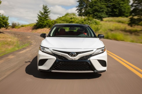 Toyota hứa hẹn Camry phiên bản Hybrid là mẫu xe tiết kiệm nhiên liệu nhất trong phân khúc.