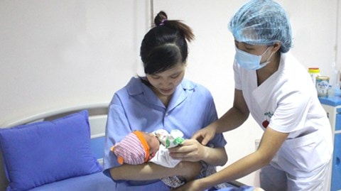 Mức trợ cấp thai sản sẽ tăng khi lương cơ sở tăng từ 1-7-2017.