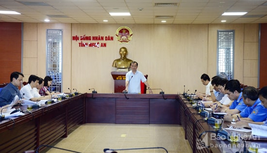 Quang cảnh buổi làm việc.