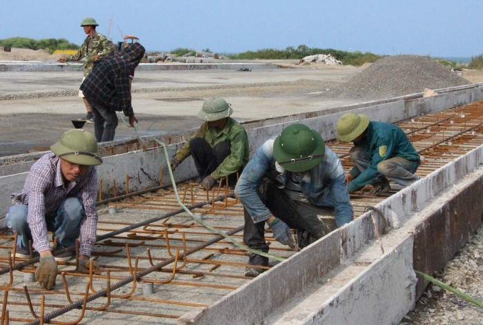 Doanh nghiệp ngành Xây dựng đã có những khả quan hơn về việc làm.Ảnh: Châu Lan