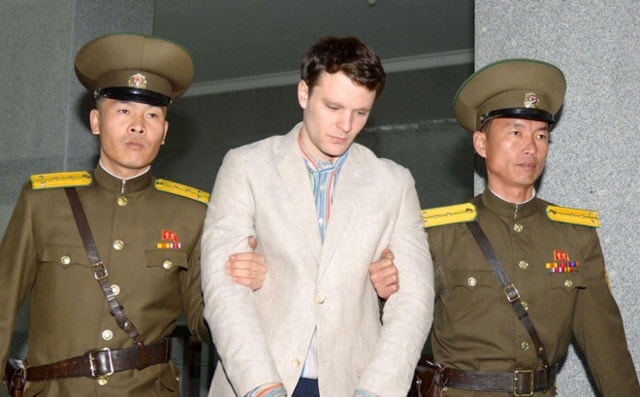 Otto Warmbier xuất hiện trong phiên tòa tại Bình Nhưỡng năm 2016. Warmbier bị bắt trong khi đi du lịch đến Triều Tiên. Ảnh: Reuters.