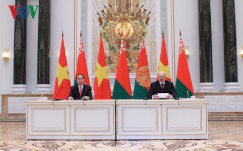 le don chinh thuc chu tich nuoc tran dai quang tai belarus hinh 1