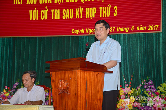 Bí thư Tỉnh ủy Nguyễn Đắc Vinh trả lời kiến nghị của cử tri. Ảnh: Thành Duy