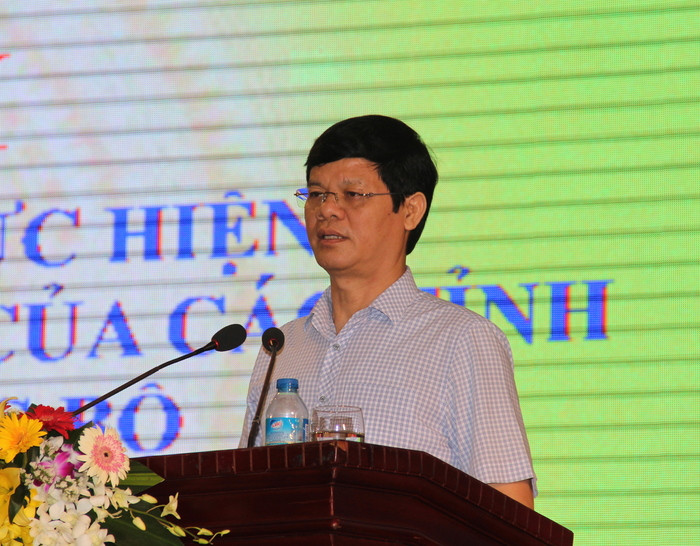 Đồng chí Lê Xuân Đại phát biểu chào mừng Hội nghị; báo cáo một số tình hình phát triển kinh tế - xã hội của Nghệ An thời gian quan và việc quan tâm, hỗ trợ các đội viên trí thức trẻ thuộc Dự án 600 PCT xã tại các địa phương của tỉnh Nghệ An. Ảnh: Hoài Thu