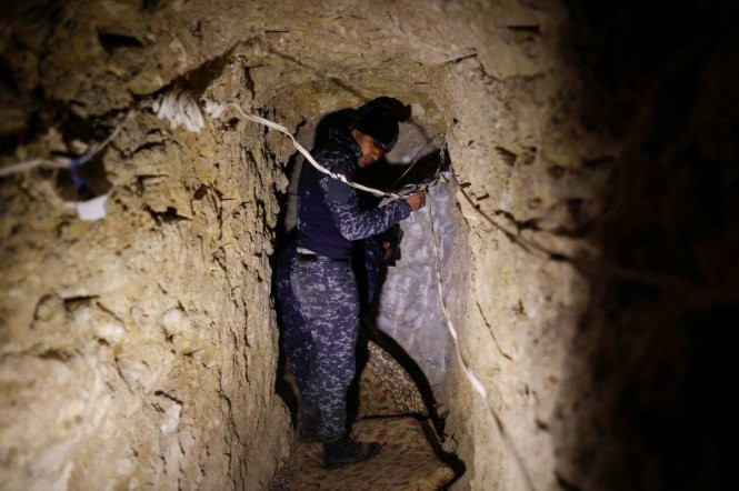 Khám phá thế giới hầm ngầm ngang dọc của khủng bố IS 