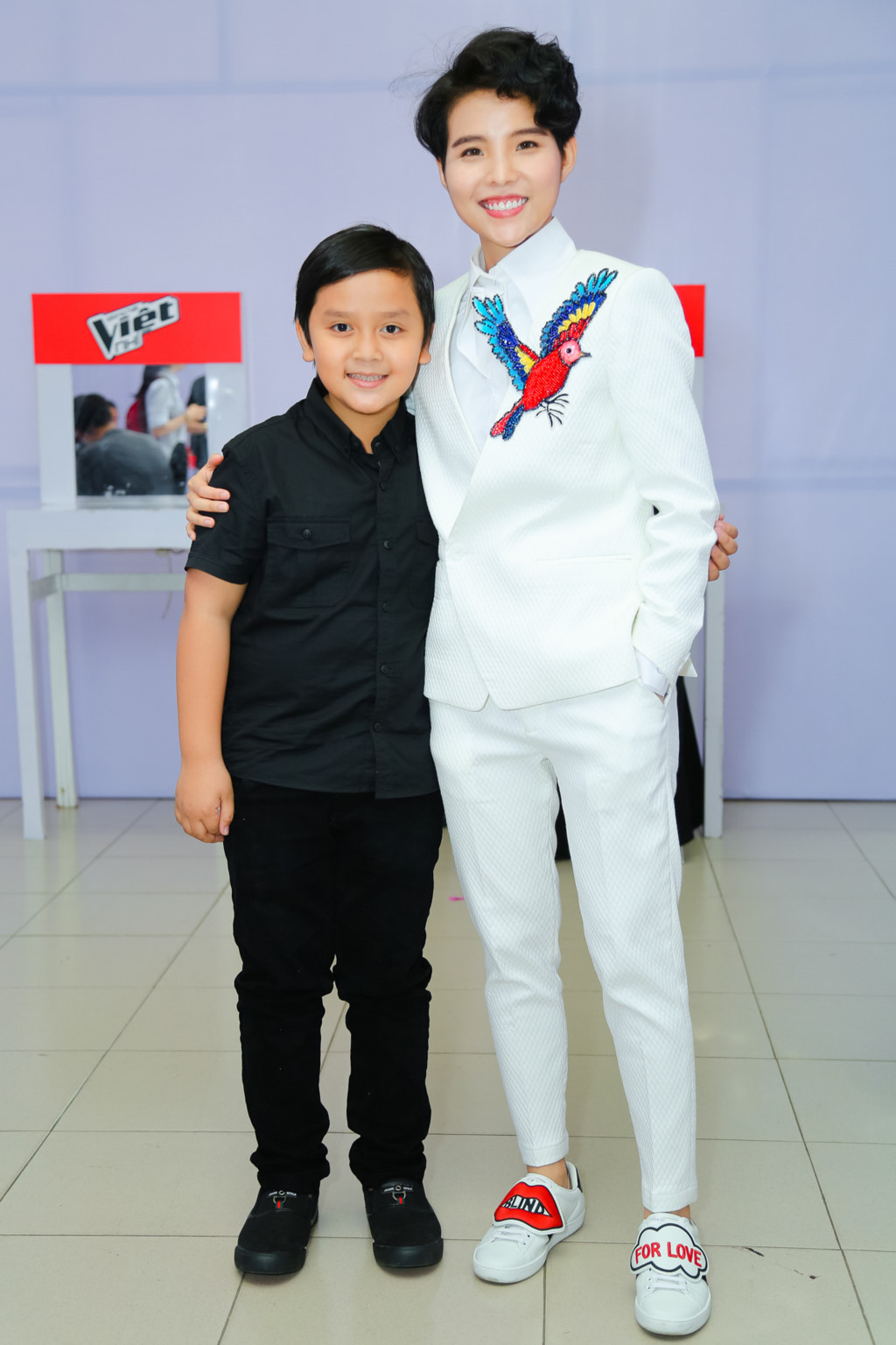 Huong Tram trang diem gia dan khi lam huan luyen vien The Voice Kids hinh anh 6