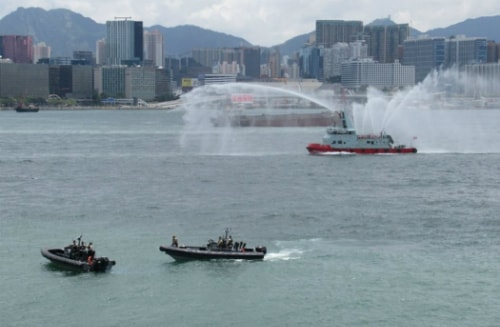 ong-tap-can-binh-duoc-bao-ve-nhu-the-nao-khi-den-hong-kong-1