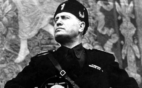 Benito Mussolini - Thủ tướng độc tài cai trị phát xít Italy - đã cùng với Hitler chống lại quân Đồng minh trong Chiến tranh thế giới 2. Trong suốt thời gian cầm quyền, Mussolini đã gây ra nhiều tội ác chống lại nhân loại.