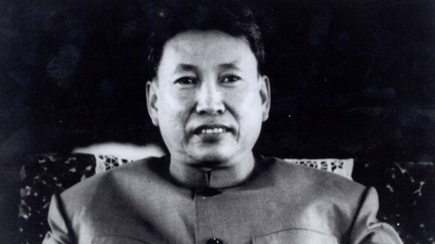 Trong thời gian nắm quyền từ năm 1975-1979, Pol Pot và tập đoàn diệt chủng đã gây ra cái chết của khoảng 2 - 3,5 triệu người dân Campuchia.