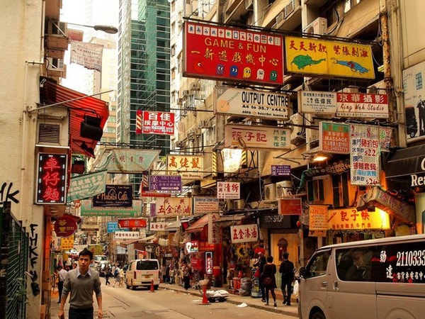 Ở Hồng Kông rất nhiều các biển hiệu