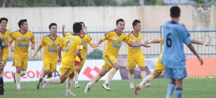Tiền đạo Vũ Quang Nam (số 18) trong màu áo U21 SLNA vô địch tại Ninh Thuận năm 2012 - Ảnh: Đức Đồng