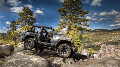 Chuyên gia vượt địa hình Jeep Wrangler Rubicon có khoảng sáng gầm từ 208-254 mm, tùy thuộc từng phiên bản.