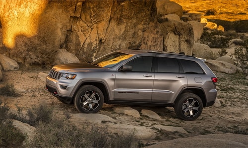 Jeep Grand Cherokee phiên bản Trailhawk có độ cao gầm 274 mm.