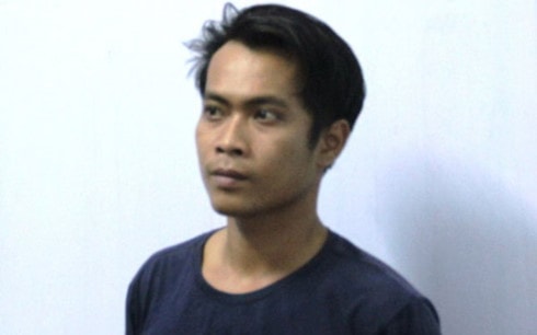 bat nguoi chong dam guc vo truoc mat hai con hinh 1