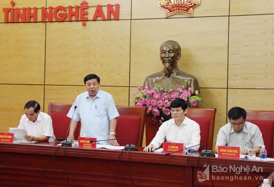Đồng chí Nguyễn Xuân Đường - Phó Bí thư Tỉnh ủy, Chủ tịch UBND tỉnh đề nghị đẩy mạnh công tác tuyên truyền và tổ chức cho các vận động viên tiếp xúc cử tri vận động bầu cử đúng luật, bình đẳng.