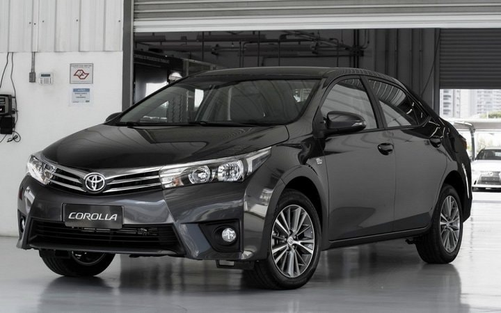 Mẫu xe hạng C - Corolla Altis có mức giảm từ 32 - 42 triệu đồng, tùy phiên bản.