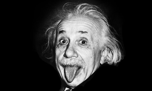 Ngay từ nhỏ, Albert Einstein đã ghét phải mang một quốc tịch nhất định, cho rằng thật lý tưởng nếu được là 