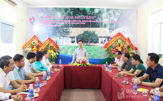 Đồng chí Nguyễn Xuân Sơn - Phó Bí thư Thường trực Tỉnh ủy, Chủ tịch HĐND tỉnh chủ trì cuộc họp