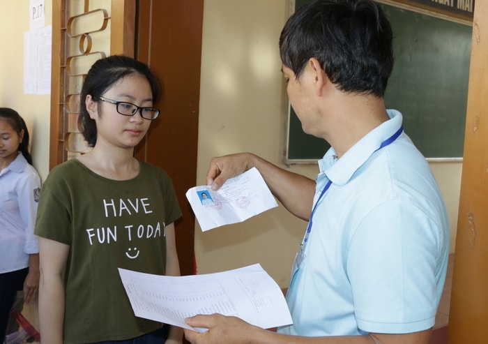 Thí sinh Nghệ An tại Kỳ thi THPT Quốc gia năm 2017. Ảnh: Mỹ Hà