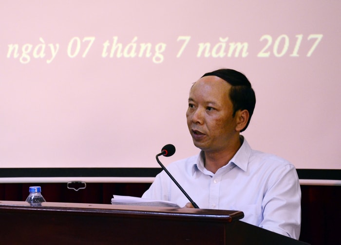 Đồng chí Bùi Thanh An - Phó Chủ nhiệm Thường trực Ủy ban Kiểm tra Tỉnh ủy báo cáo kết quả công tác kiểm tra, giám sát 6 tháng đầu năm 2017. Ảnh Thanh Lê