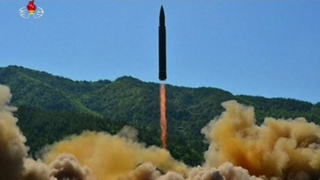 Hình ảnh vụ phóng tên lửa ICBM của Triều Tiên ngày 4/7. Ảnh: Reuters