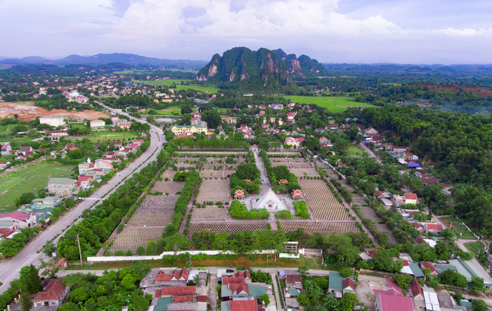 Quang cảnh Nghĩa trang liệt sỹ Việt - Lào. Ảnh: Quang Dũng
