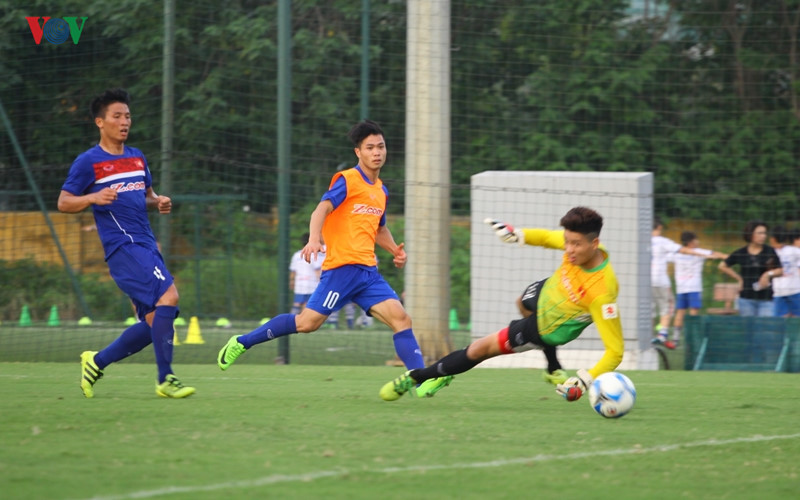 Tuy nhiên, Công Phượng đã lên tiếng đúng lúc để ghi bàn gỡ hòa 1-1 cho 