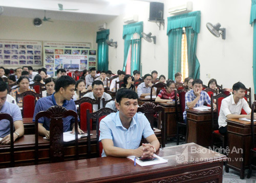 Các học viên tham gia lớp bồi dưỡng. Ảnh: Nguyễn Trung Thành