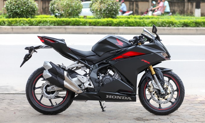 CBR250RR sử dụng khung sườn thế hệ mới, gia tăng độ cứng. Động cơ mới của CBR250RR tích hợp hệ thống điều khiển ga Throttle-By-Wire, giúp kiểm soát hoạt động của bướm ga chính xác hơn với 3 chế độ lái gồm Comfort, Sport và Sport +.