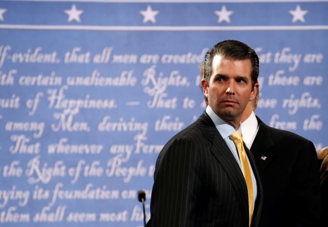 Con cả tổng thống Trump bị lừa như thế nào? 