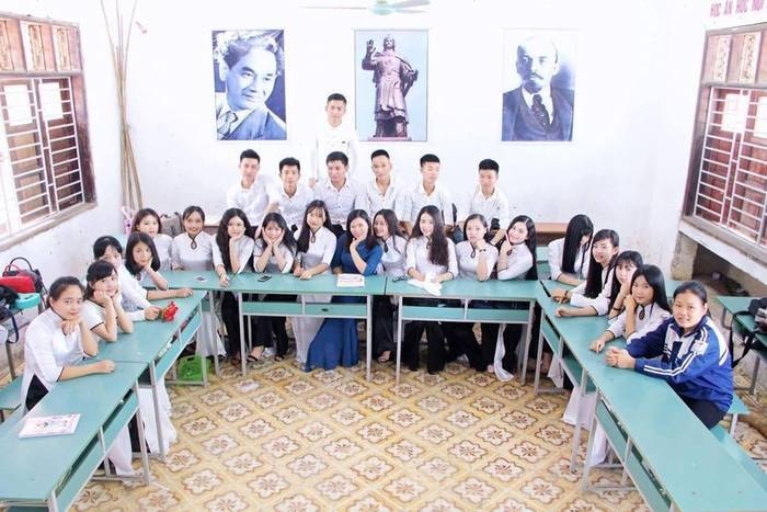 Tập thể lớp 12C4 Trường THPT Anh Sơn 3. Ảnh: Nhân vật cung cấp