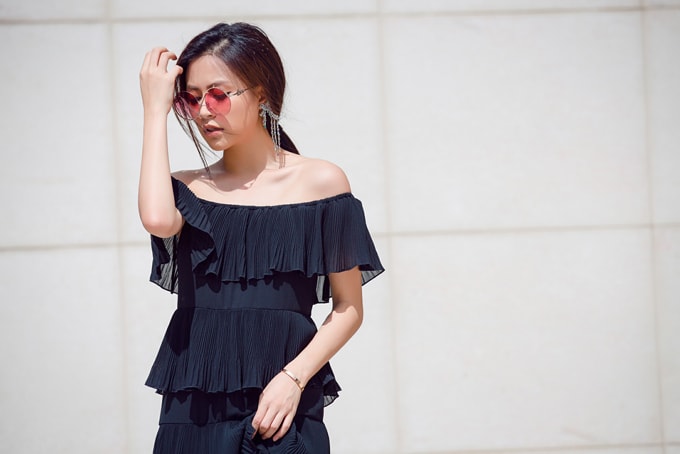Khó rời mắt với Hoàng Thùy Linh trong trang phục dạo phố mùa hè hình ảnh 8 kho roi mat voi hoang thuy linh trong trang phuc dao pho mua he hinh anh 8