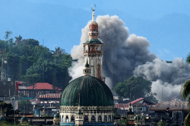 Philippines ném bom nhầm, hai binh sĩ thiệt mạng 
