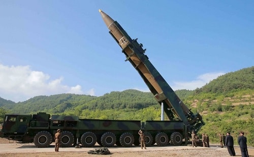 ly-do-my-khong-tung-don-am-sat-khi-kim-jong-un-dung-gan-ten-lua-1