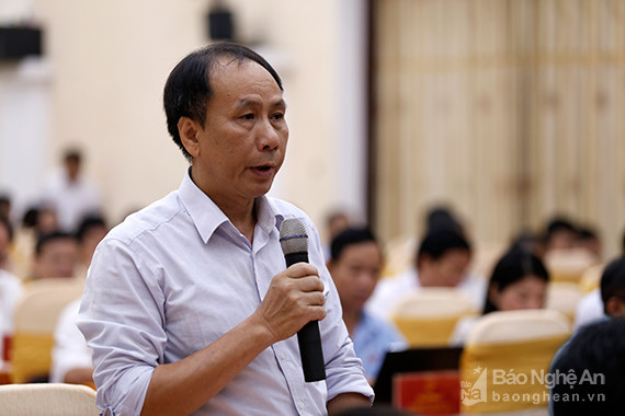 Đại biểu Trần Xuân Quang (Nghi Lộc) phát biểu thảo luận tại kỳ họp. Ảnh tư liệu