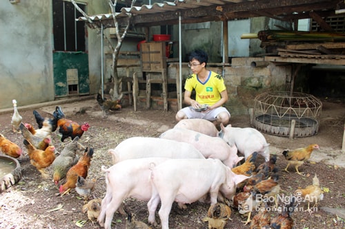 Ngoài học tập, Thước còn chăm chỉ việc nhà