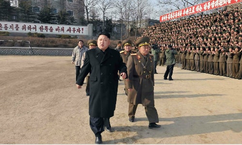 Lãnh đạo Triều Tiên Kim Jong-un thăm quân đội. Ảnh: KCNA