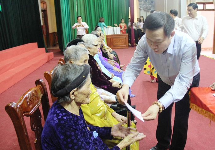 Phó Thủ tướng Vương Đình Huệ