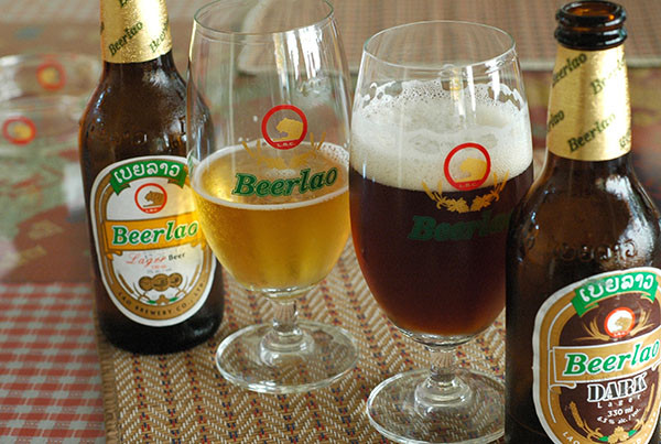 Ở Lào, hình ảnh chai bia với logo con hổ xuất hiện ở khắp mọi nơi, đó là Beerlao, loại bia nổi tiếng của đất nước Lào. Năm 2013, tạp chí Time Magazine đã bình chọn đây là loại bia ngon nhất châu Á. Vị thơm nhẹ nhàng đến từ gạo Lài truyền thống, kết hợp với các loại đồ nhắm truyền thống trở thành hương vị đặc trưng của đất nước Lào.