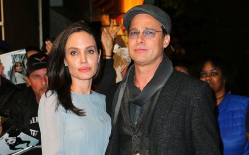 Angelina Jolie và Brad Pitt thời còn mặn nồng.