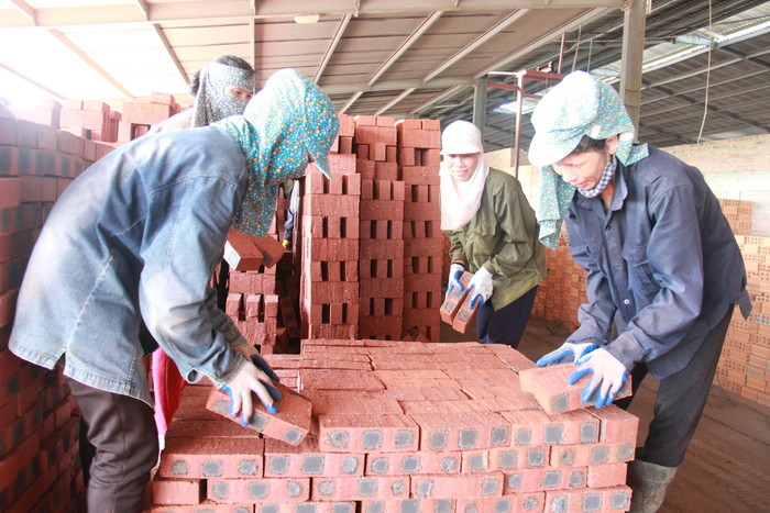 Sản phẩm gạch Tuynel Hưng Yên chất lượng cao đáp ứng nhu cầu của khách hàng. Ảnh: Hoàng Vĩnh