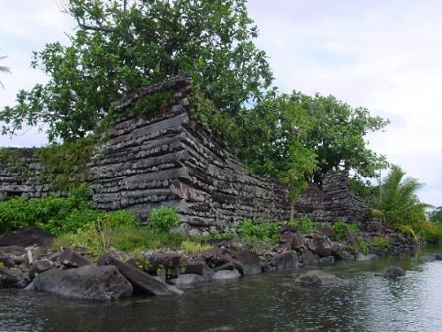 Đảo nhân tạo của Nan Madol.