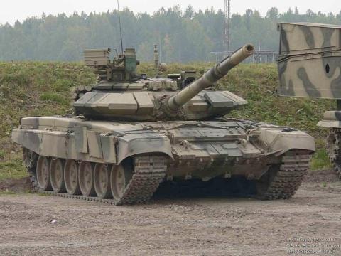 Tăng T-90S.