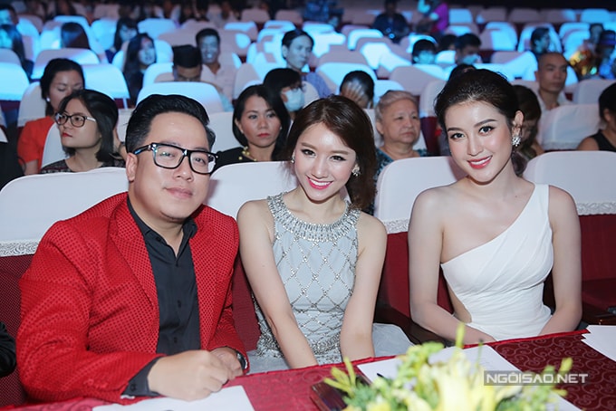 huyen-my-do-nhan-sac-voi-hari-won-trong-su-kien-5