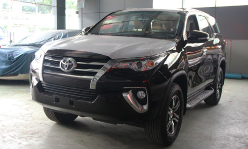 Toyota Fortuner bản Trung Đông đời 2017 đầu tiên tại Việt Nam.