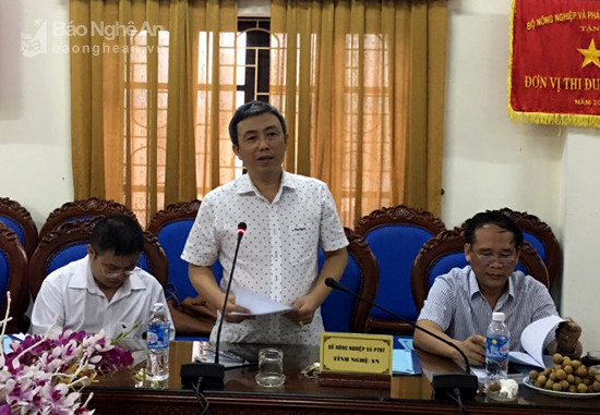 Ông Nguyễn Tiến Đức, trưởng Chi cục Trồng trọt và BVTV tỉnh Nghệ An trình bày về tình hình trồng dâu nuôi tằm tren địa bàn tỉnh