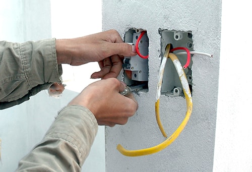 Chú ý đến đường dây điện ngầm trong nhà